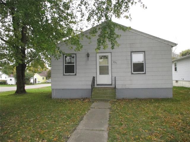 231 E 3rd StKanawha, IA, 50447Hancock County