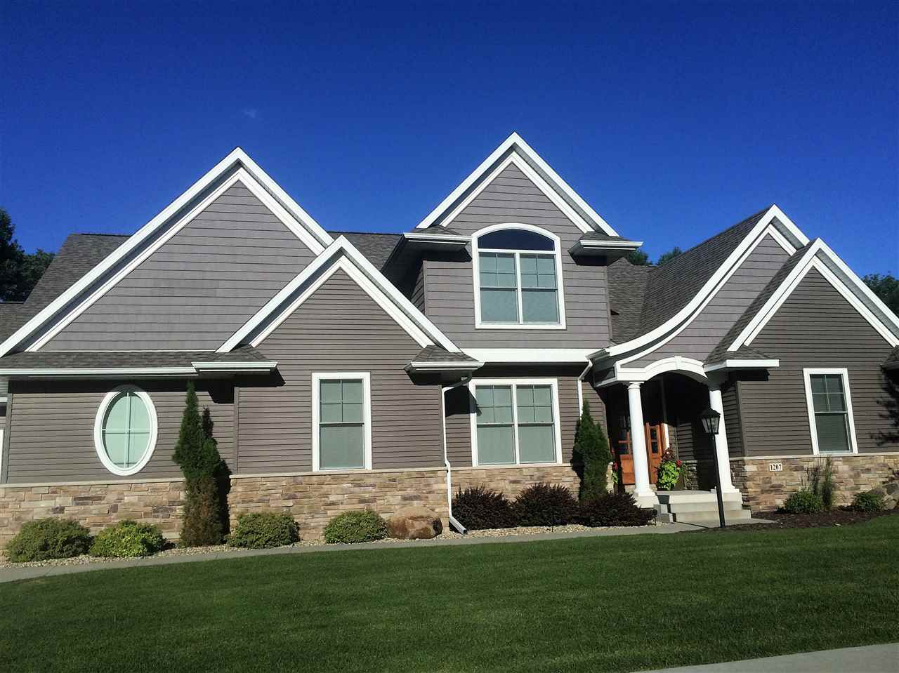 1207 Lakeview, Cedar Falls, IA 50613