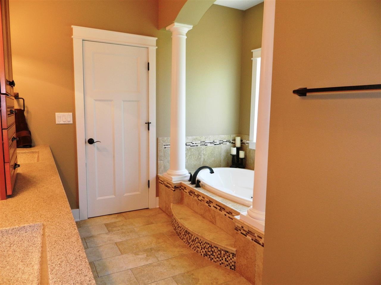 1207 Lakeview, Cedar Falls, IA 50613