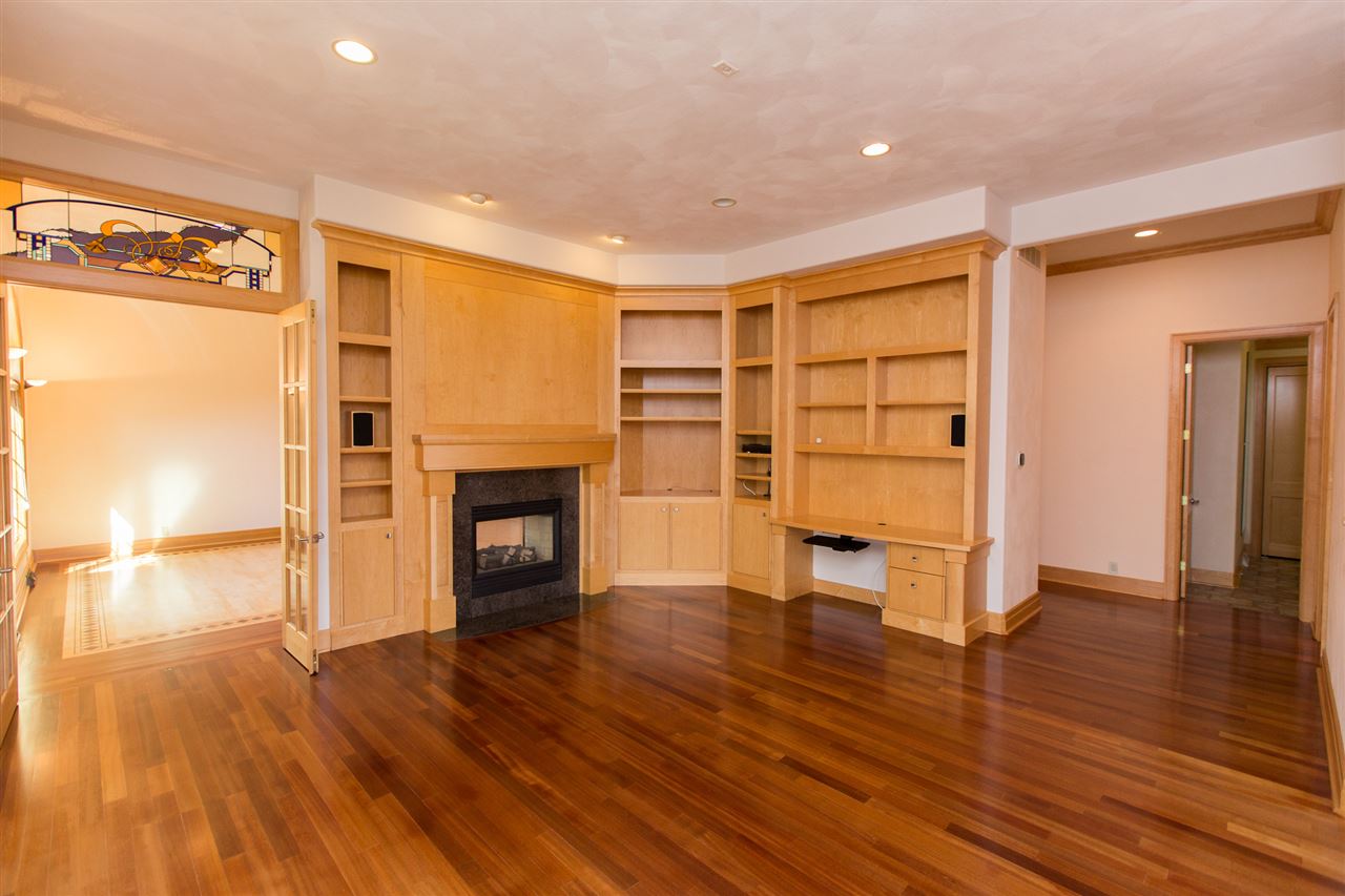 406 N Highland, Cedar Falls, IA 50613
