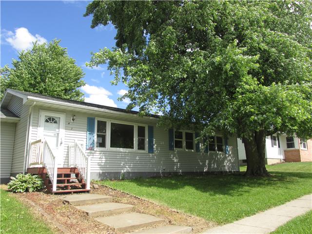 403 S Canfield StDunkerton, IA, 50626Black Hawk County