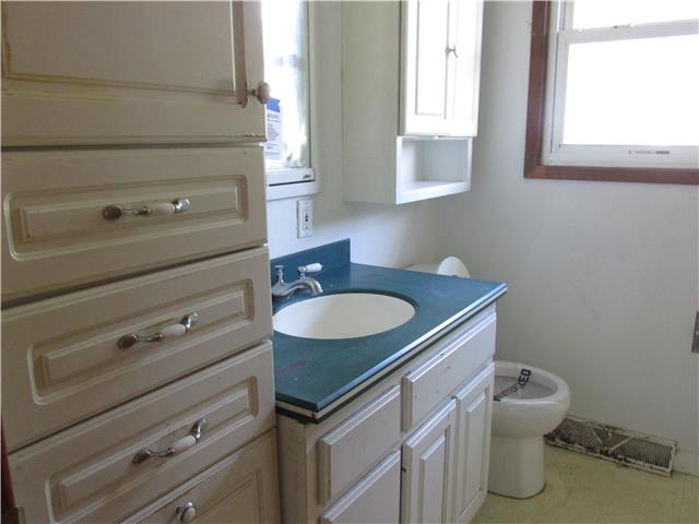 403 S Canfield StDunkerton, IA, 50626Black Hawk County