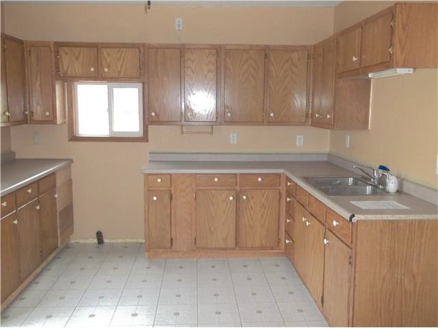 301 4th StGarwin, IA, 50632Tama County