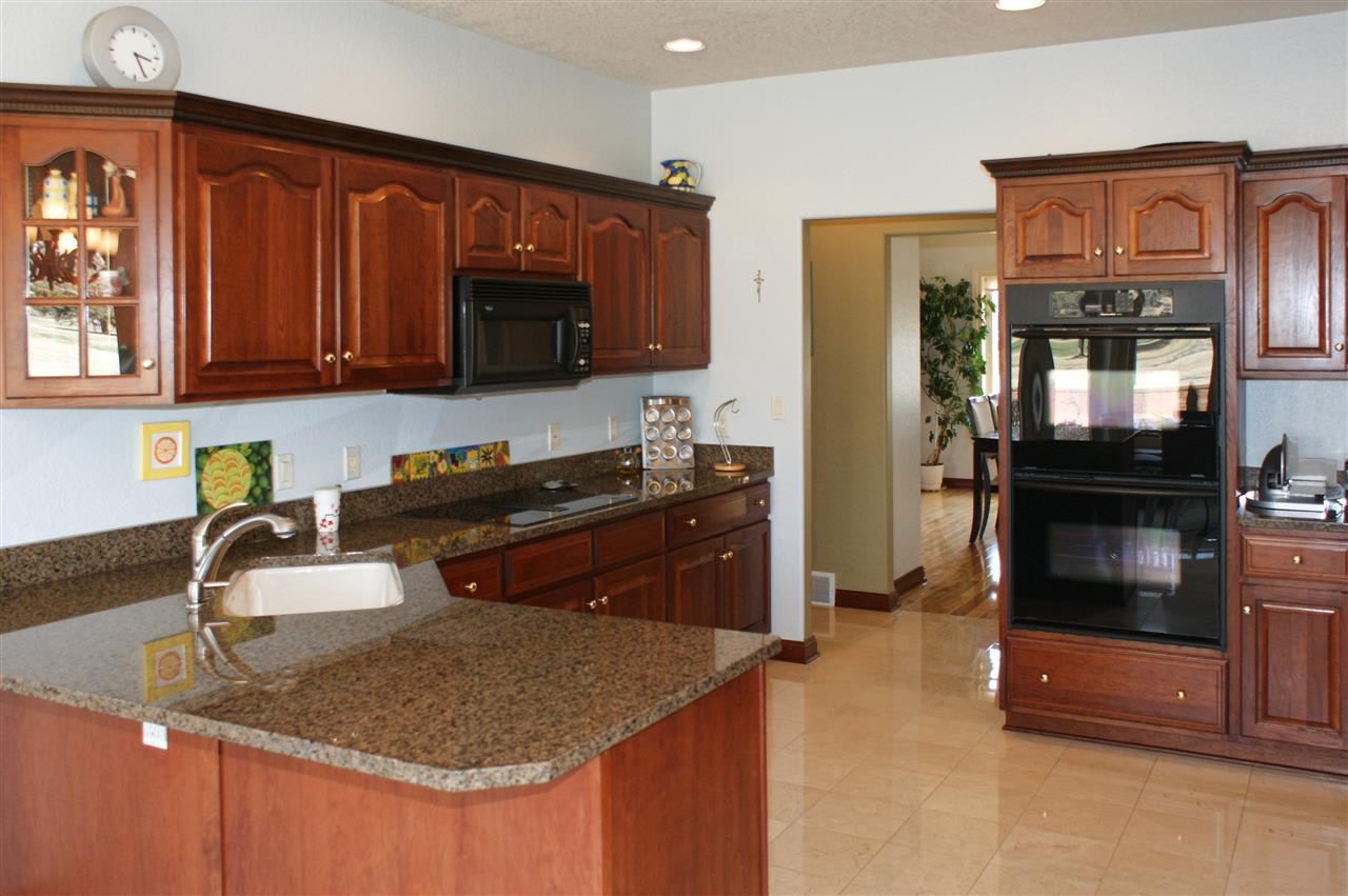 5025 South Fork, Waterloo, IA 50701