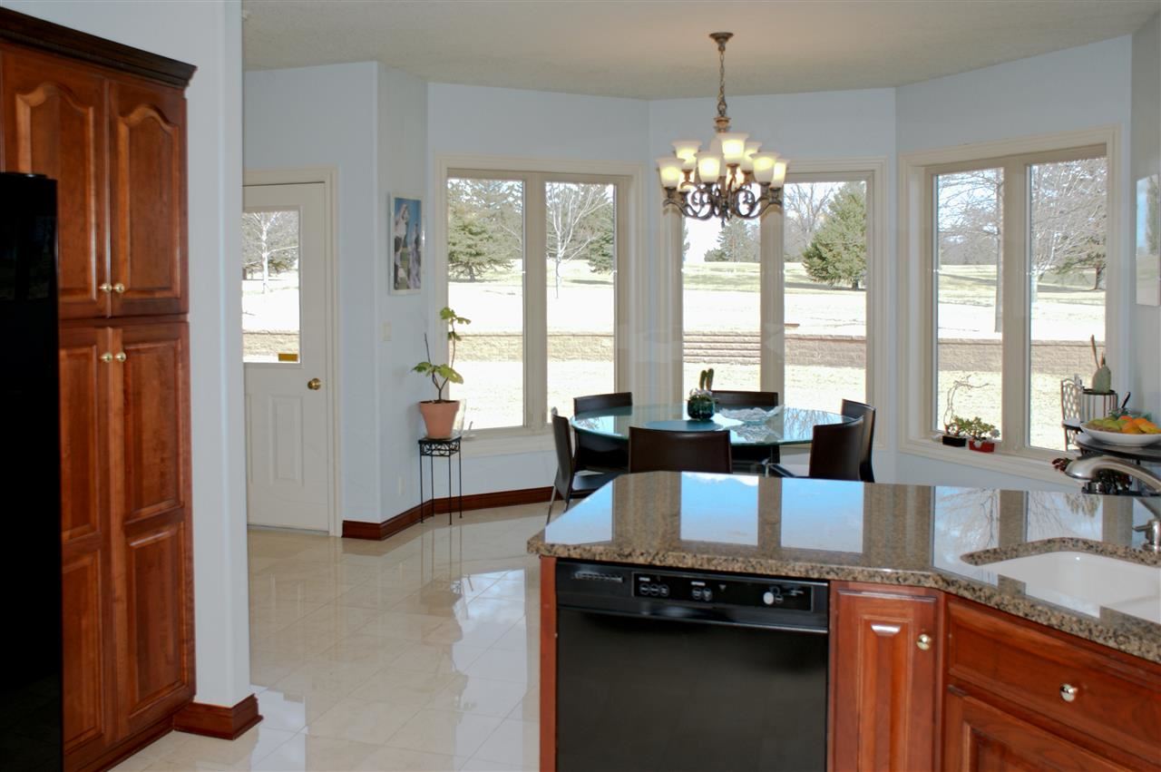 5025 South Fork, Waterloo, IA 50701