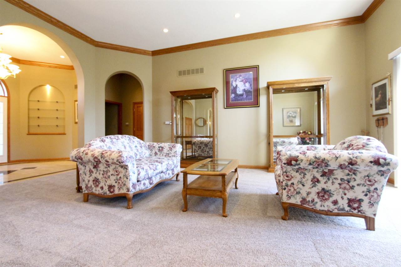 1750 Falcon, Waterloo, IA 50701
