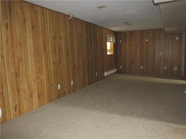 1231 Edgewood DrWaterloo, IA, 50701Black Hawk County