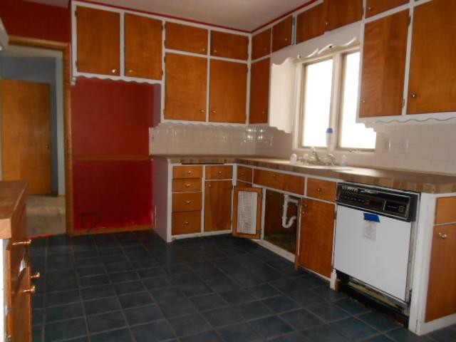 1140 Loretta AveWaterloo, IA, 50702Black Hawk County