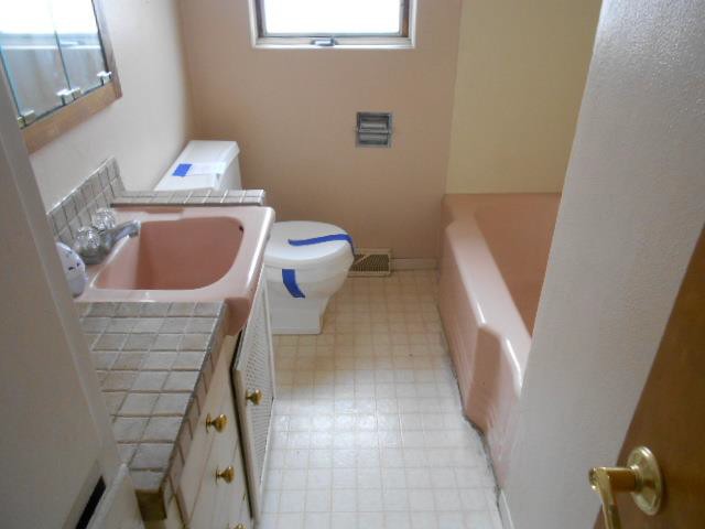 1140 Loretta AveWaterloo, IA, 50702Black Hawk County
