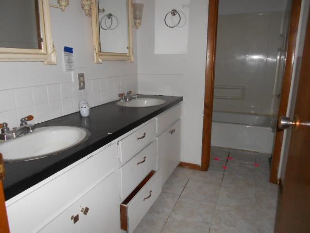 807 Forest AveWaterloo, IA, 50702Black Hawk County