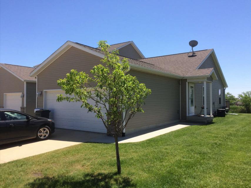 1310 Creekside CtWaterloo, IA, 50702Black Hawk County