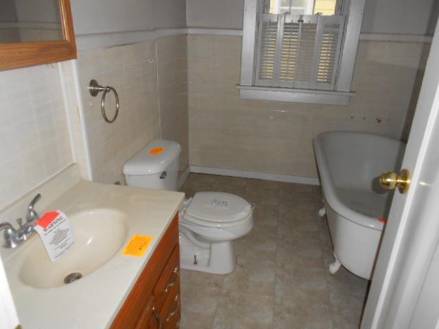 917 W 11th StWaterloo, IA, 50702Black Hawk County