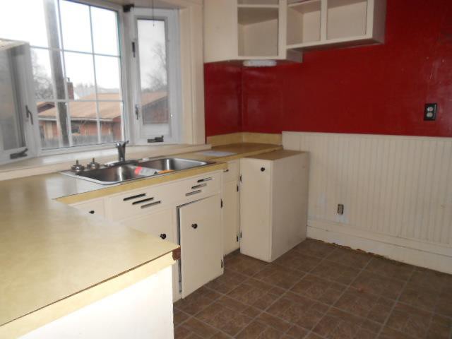 917 W 11th StWaterloo, IA, 50702Black Hawk County