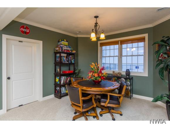 6551 Kingsbarn Ct, Sioux City, IA 51106