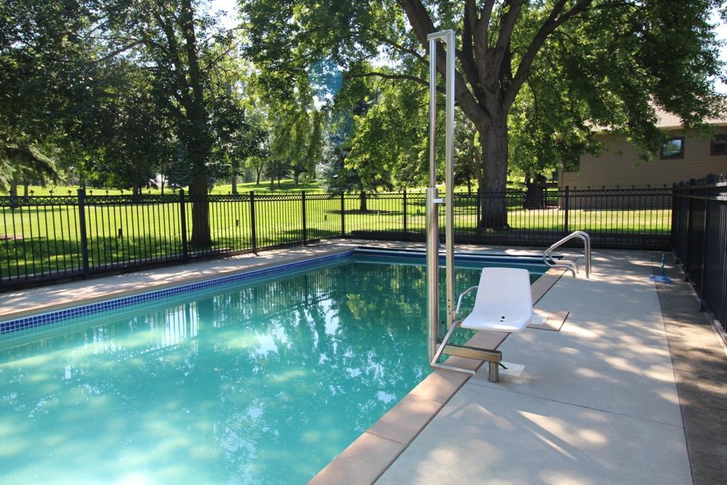 945 Emerald Pines Drive, Arnolds Park, IA 51331