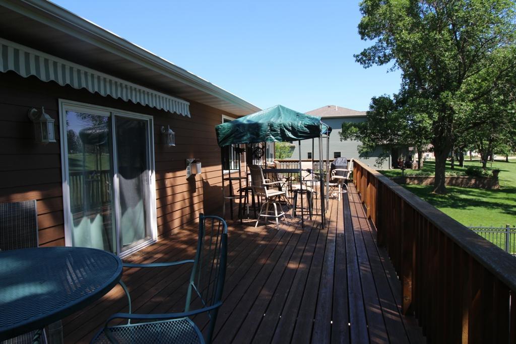 945 Emerald Pines Drive, Arnolds Park, IA 51331