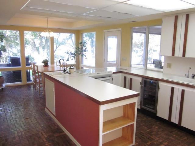 1304 LAKESIDE Avenue, Lake Park, IA 51347