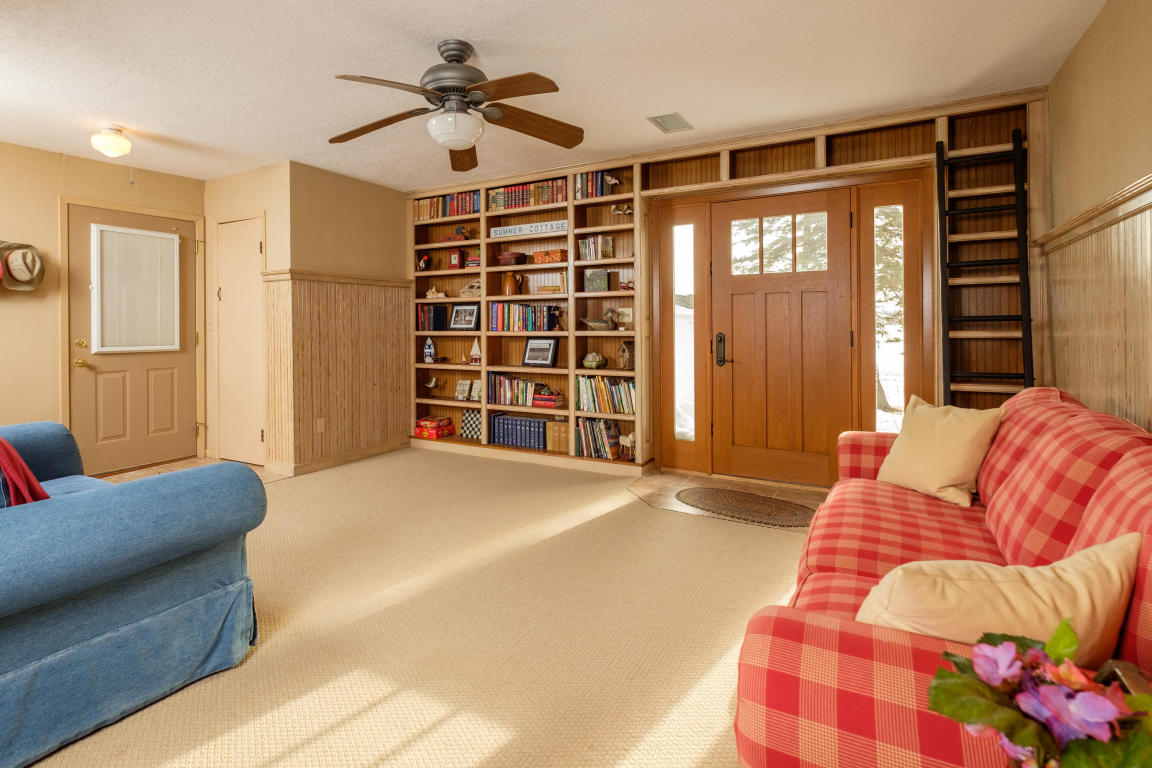 2722 OKOBOJI Boulevard, West Okoboji, IA 51351