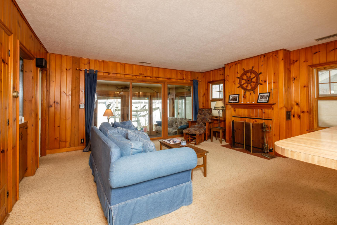 2722 OKOBOJI Boulevard, West Okoboji, IA 51351