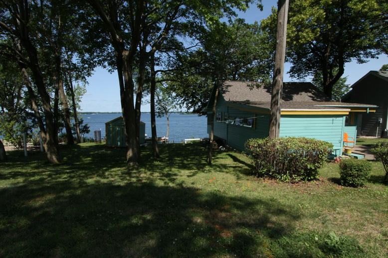 133 Lakeshore Drive, Arnolds Park, IA 51360