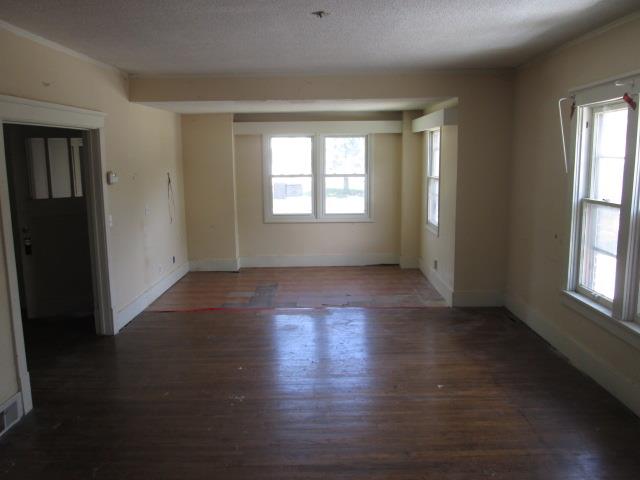 915 3rd AveCouncil Bluffs, IA, 51501Pottawattamie County