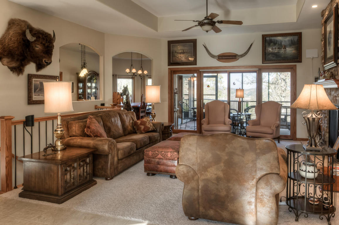 25250LOOKOUT Lane, Honey Creek, IA 51542