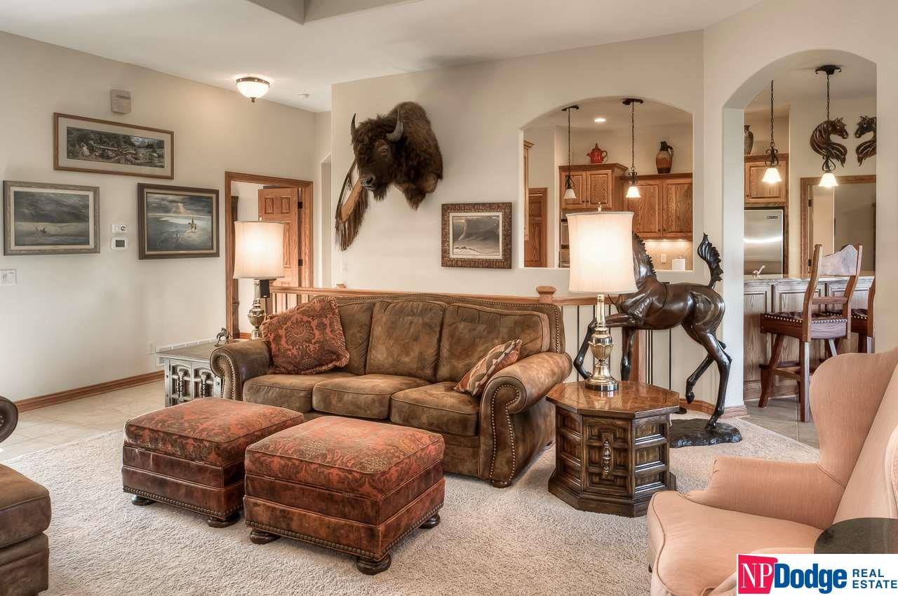 25250 Lookout Lane, Honey Creek, IA 51542