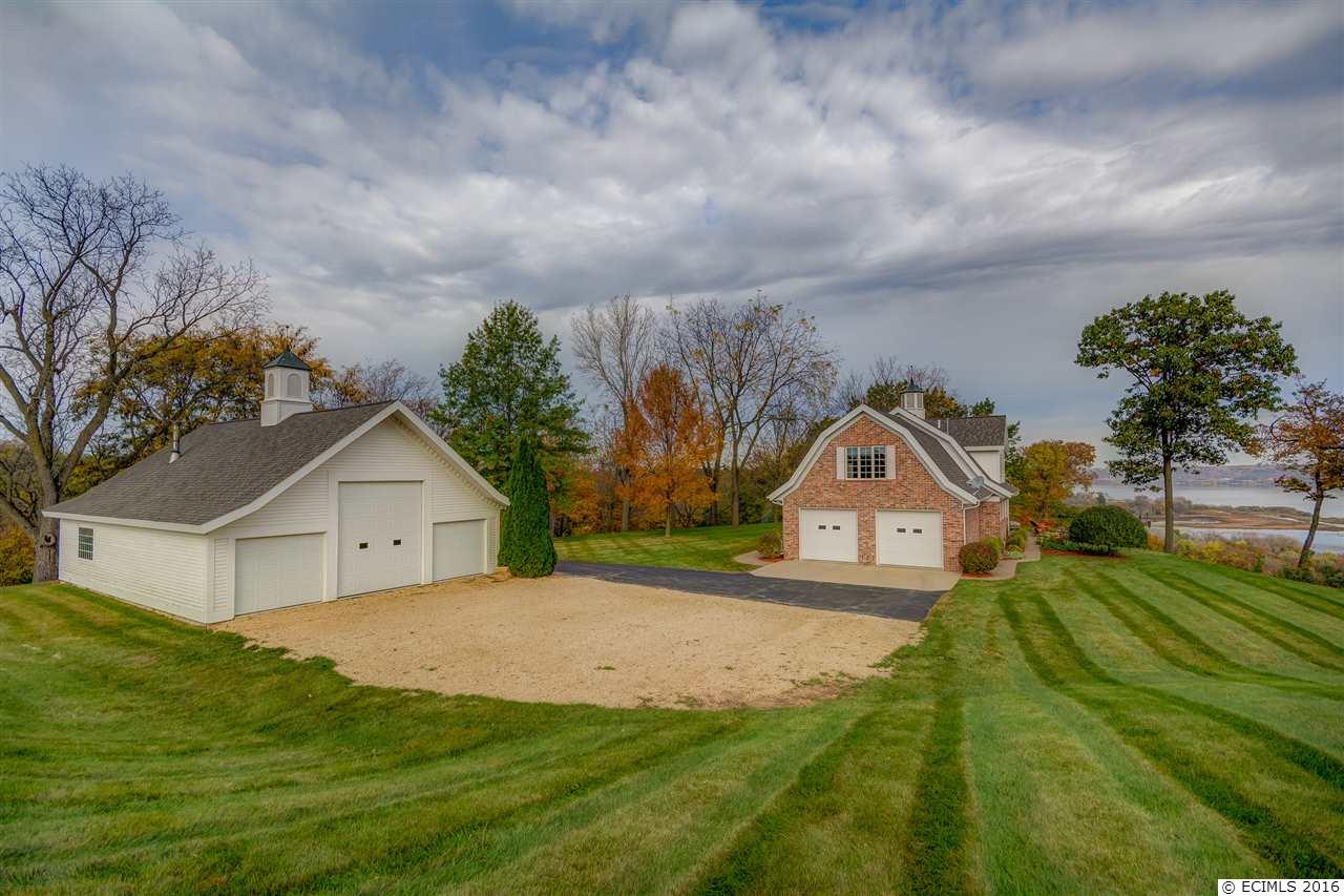 21260 Country Squire, Dubuque, IA 52001