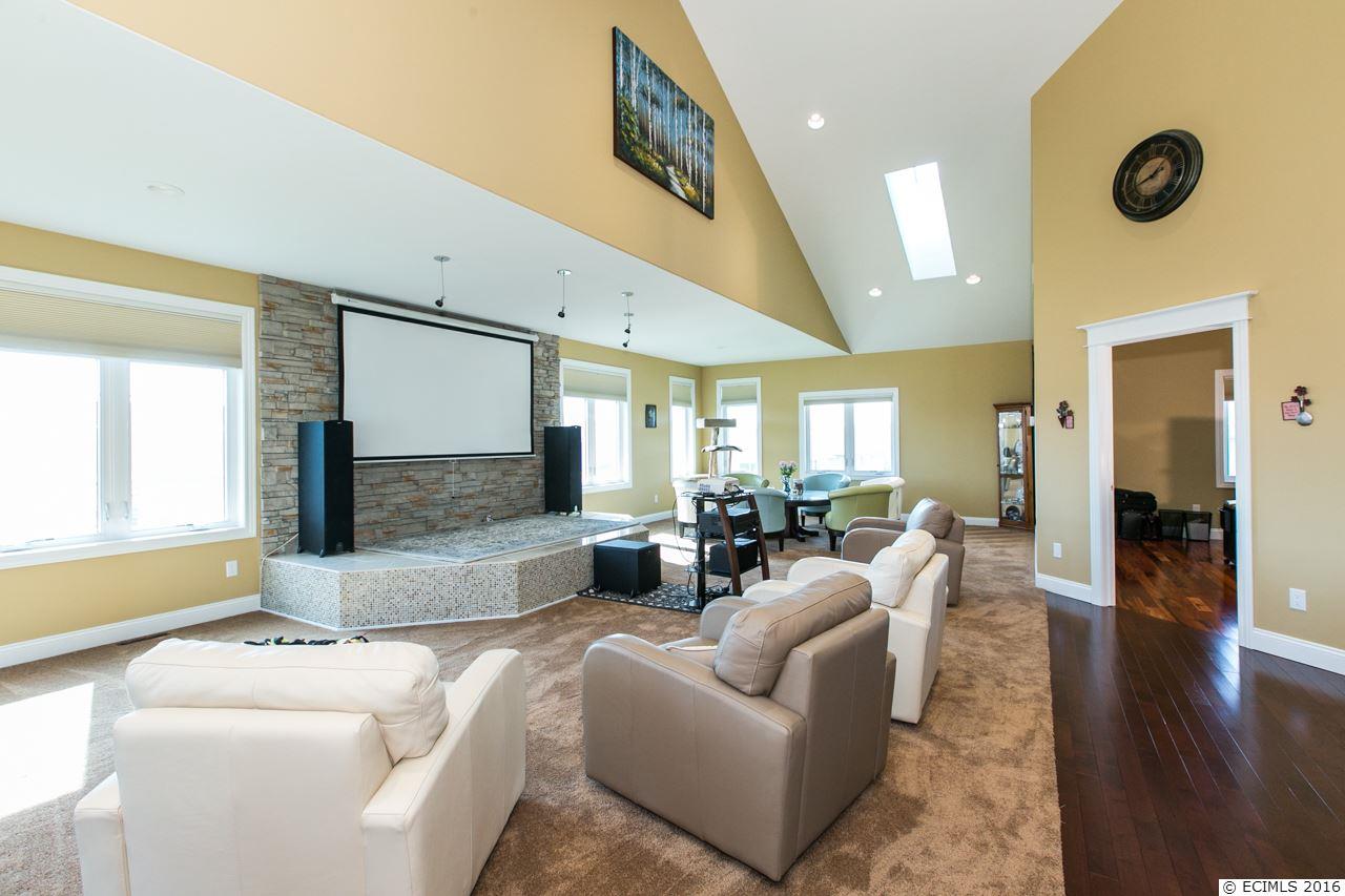 5643 Irina, Asbury, IA 52002