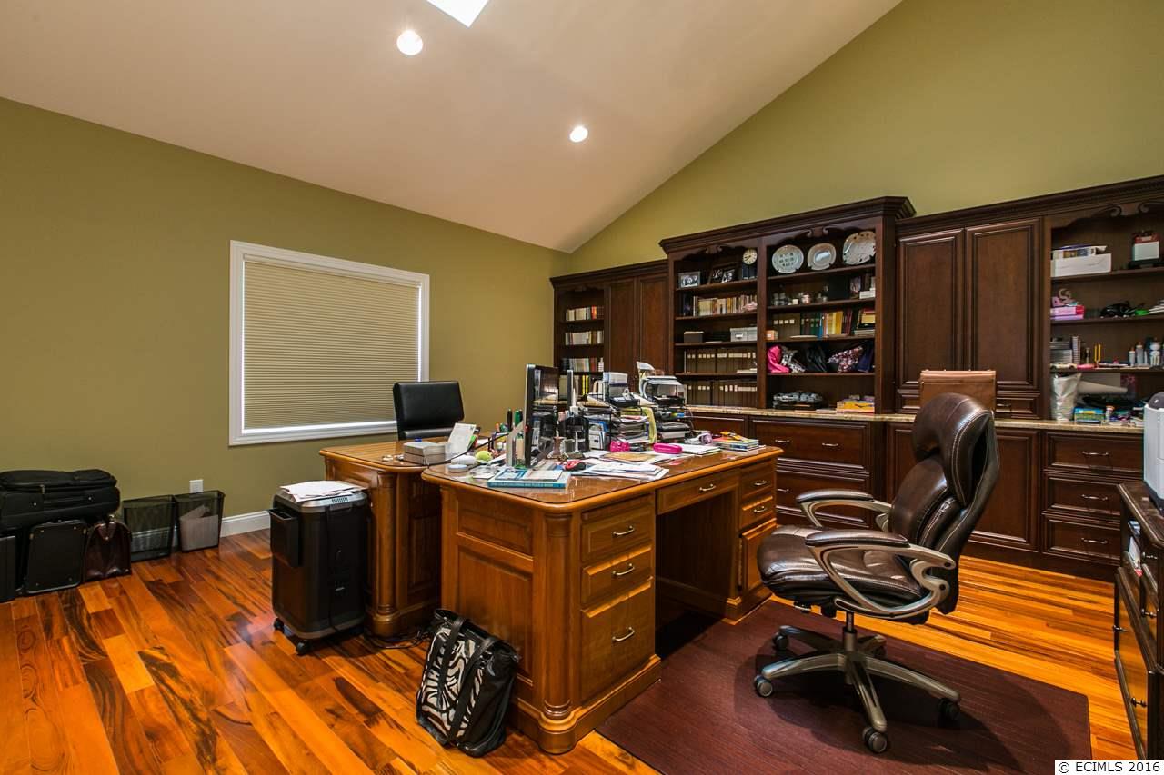 5643 Irina, Asbury, IA 52002