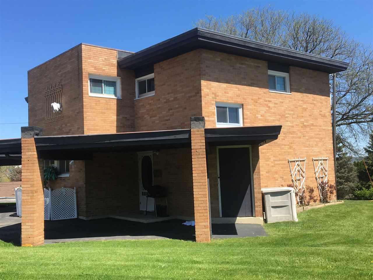 883 & 887 Mount Loretta, Dubuque, IA 52003