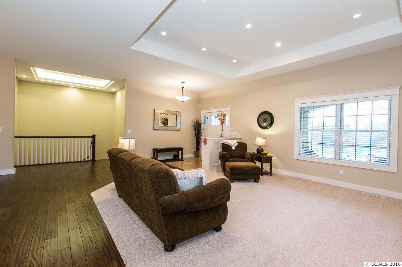 1225 Heather, Dubuque, IA 52003
