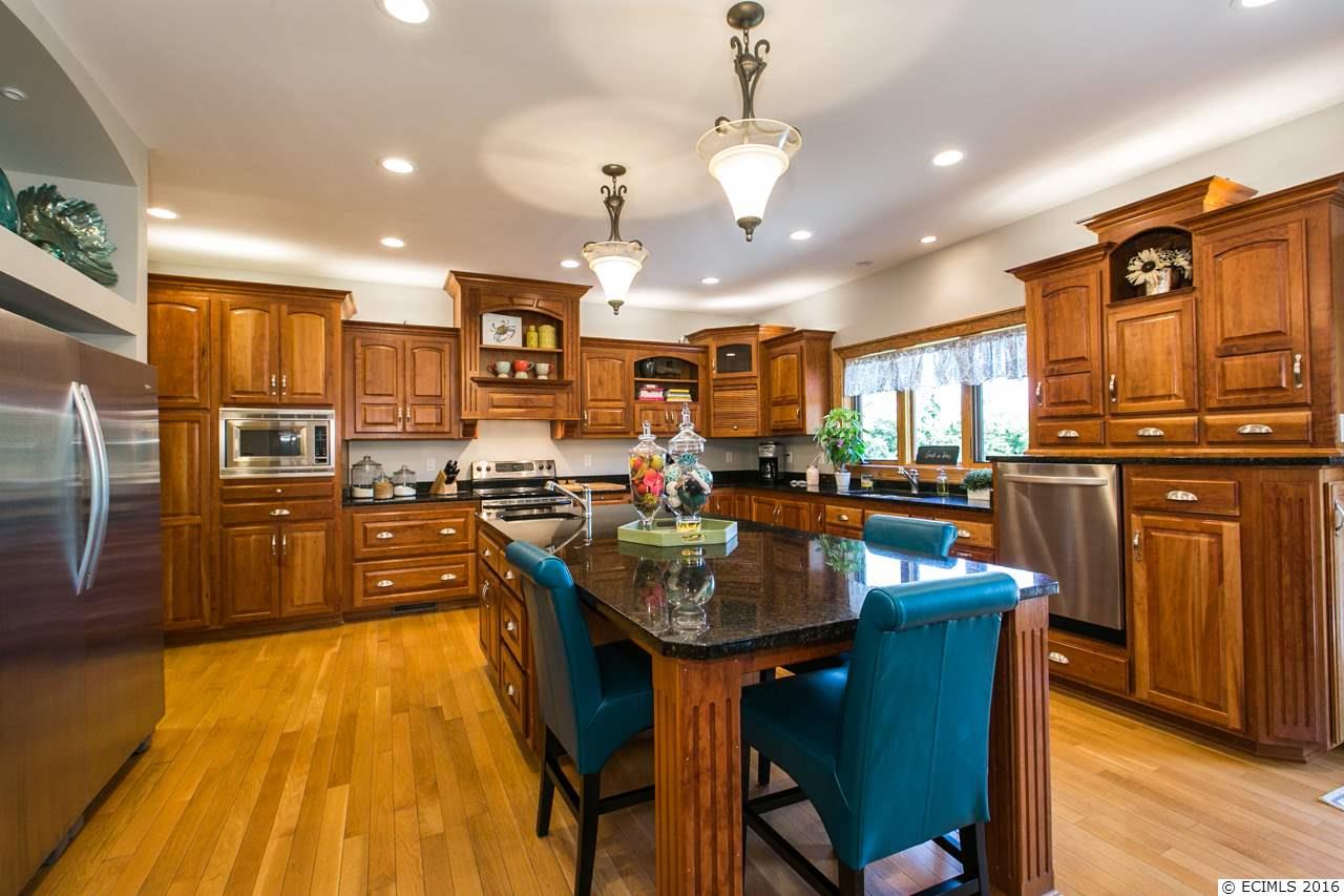 10600 Freedom Ridge, Dubuque, IA 52003