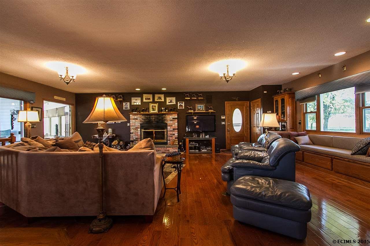 242 McCarthy, Bernard, IA 52033