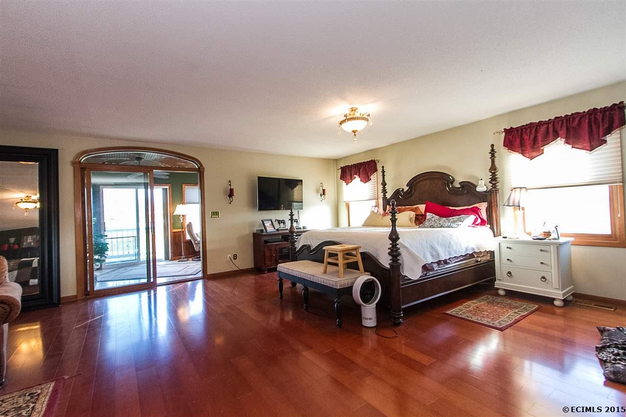 242 McCarthy, Bernard, IA 52033