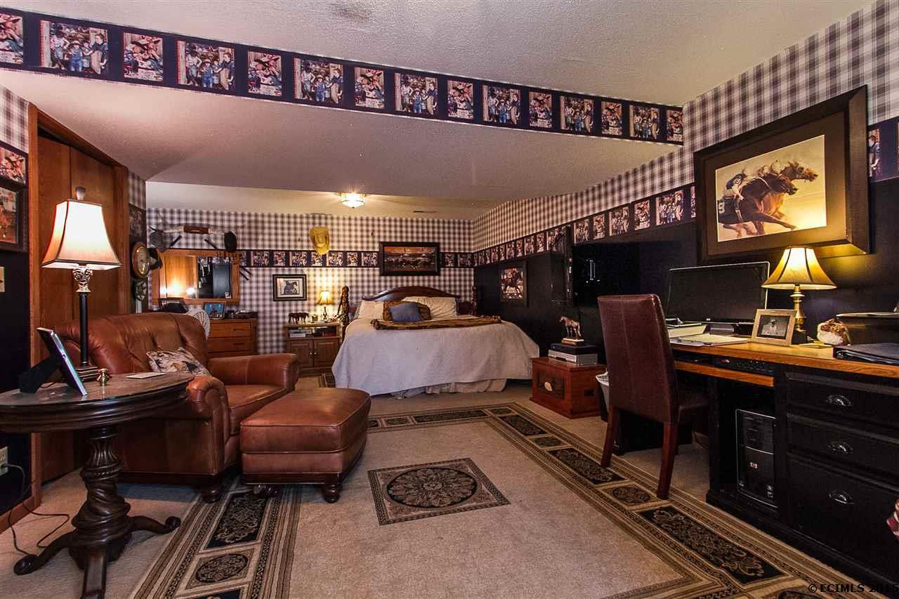 242 McCarthy, Bernard, IA 52033