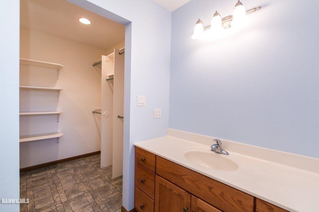 38150253rd, LaMotte, IA 52054
