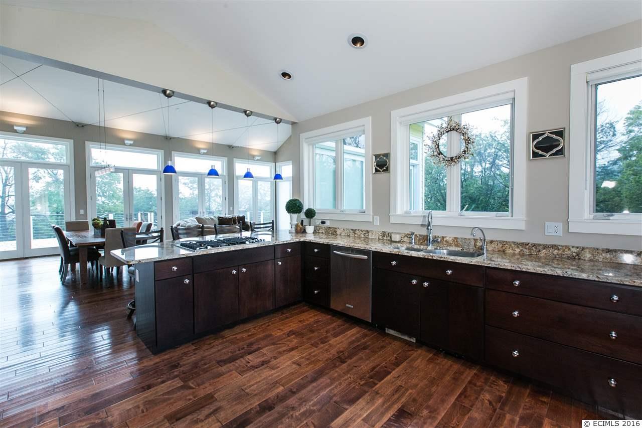 21901 Mud Lake, Sherrill, IA 52073