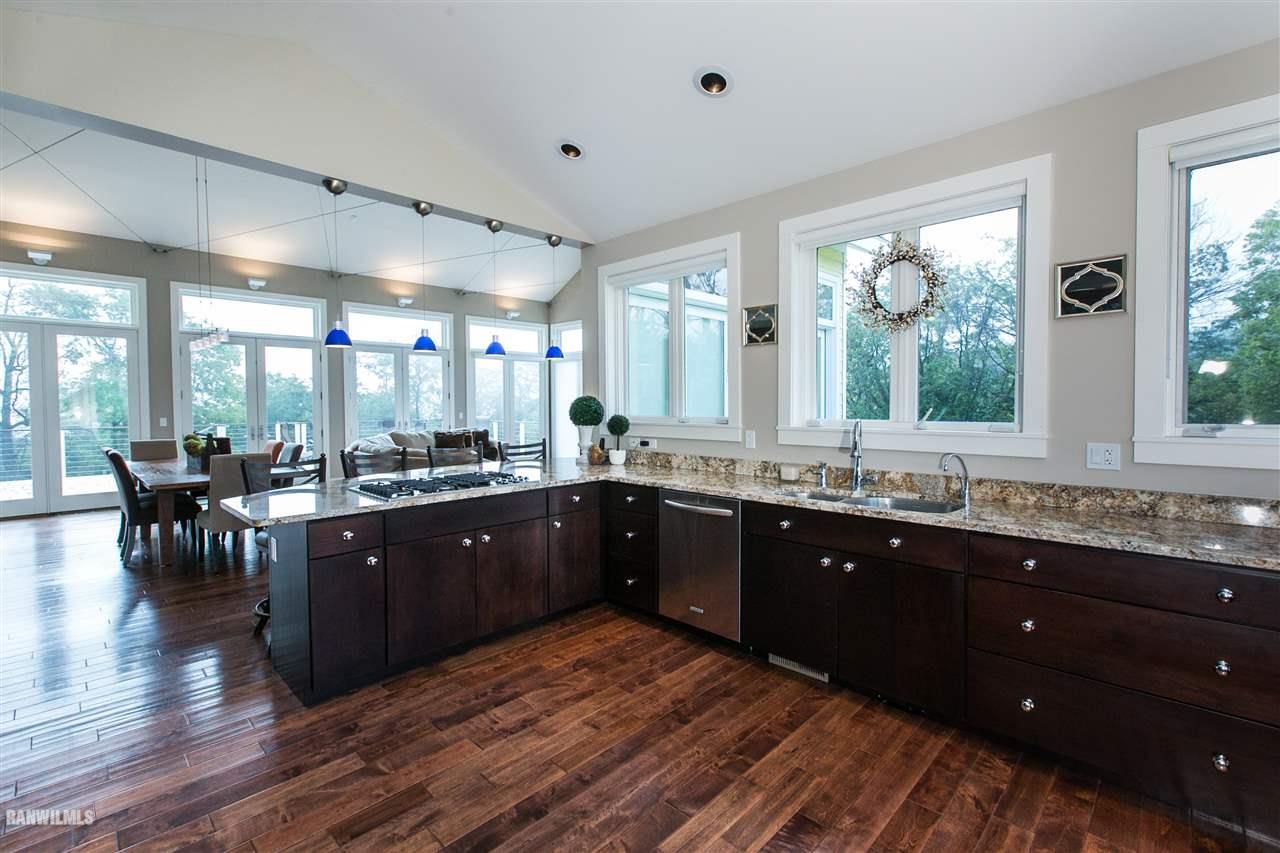 21901MUD LAKE, Sherrill, IA 52073