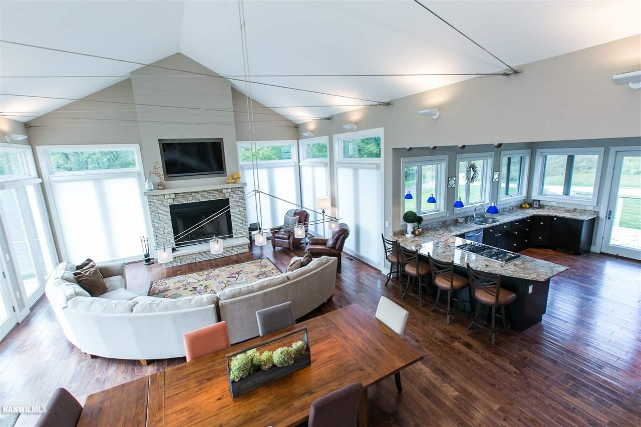 21901MUD LAKE, Sherrill, IA 52073