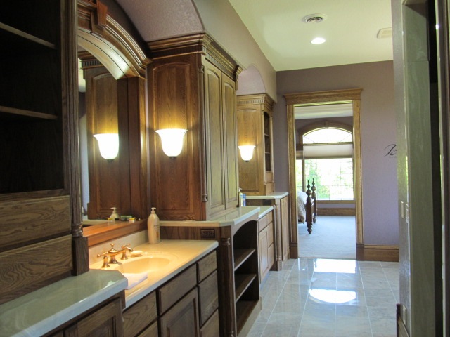 1674 Viking Hills, Decorah, IA 52101