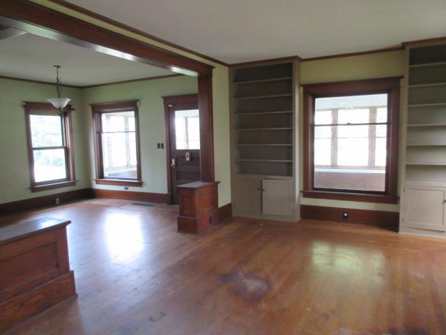 112 S Booth StAnamosa, IA, 52205Jones County