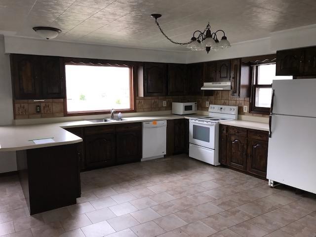 1207 Main StreetCenter Point, IA, 52213Linn County