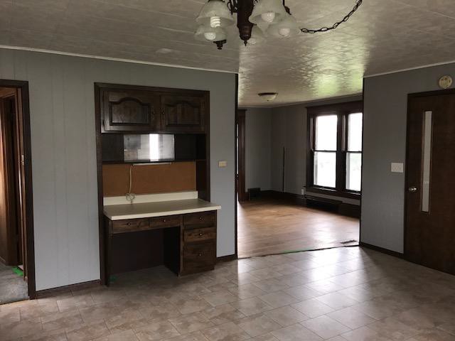 1207 Main StreetCenter Point, IA, 52213Linn County