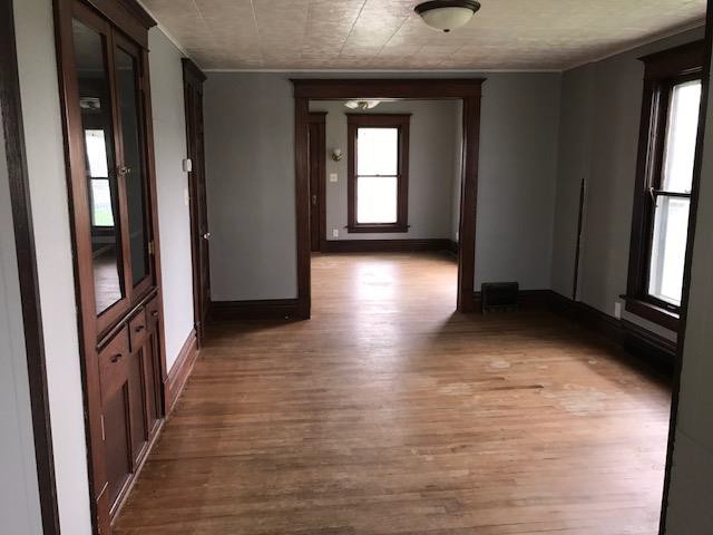 1207 Main StreetCenter Point, IA, 52213Linn County