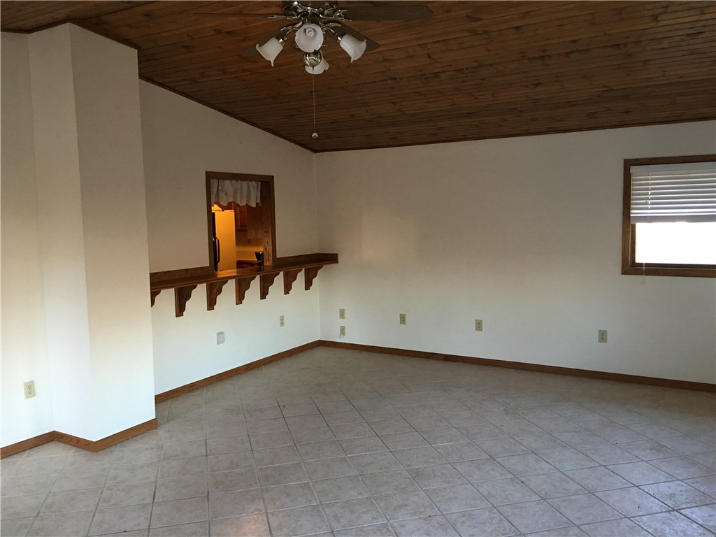 3479 Stone City Road, Central City, IA 52214
