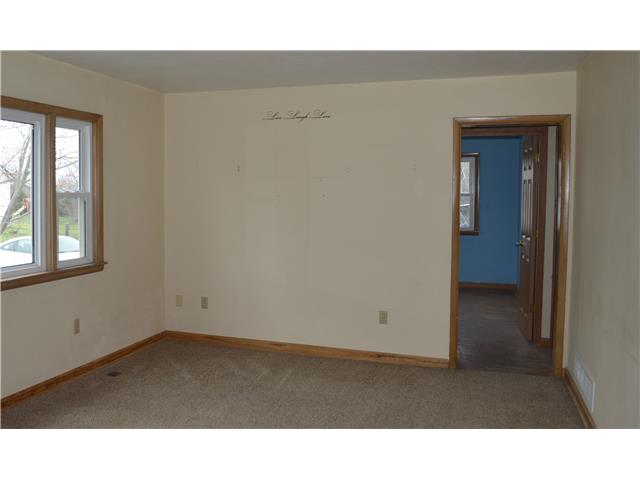 221 3rd St NCoggon, IA, 52218Linn County