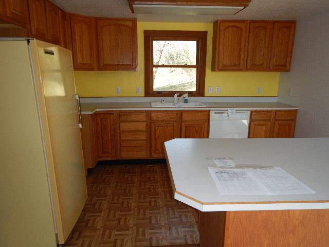 5653 Dix RdCoggon, IA, 52218Linn County