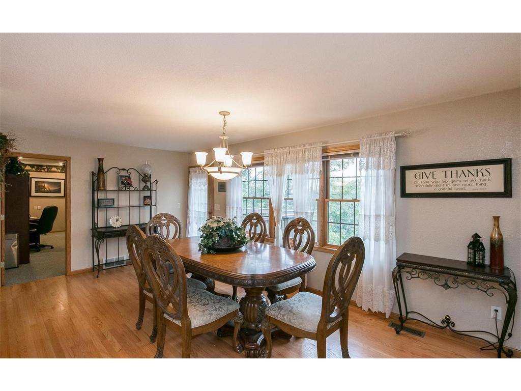 26011 212th Avenue, Delhi, IA 52223