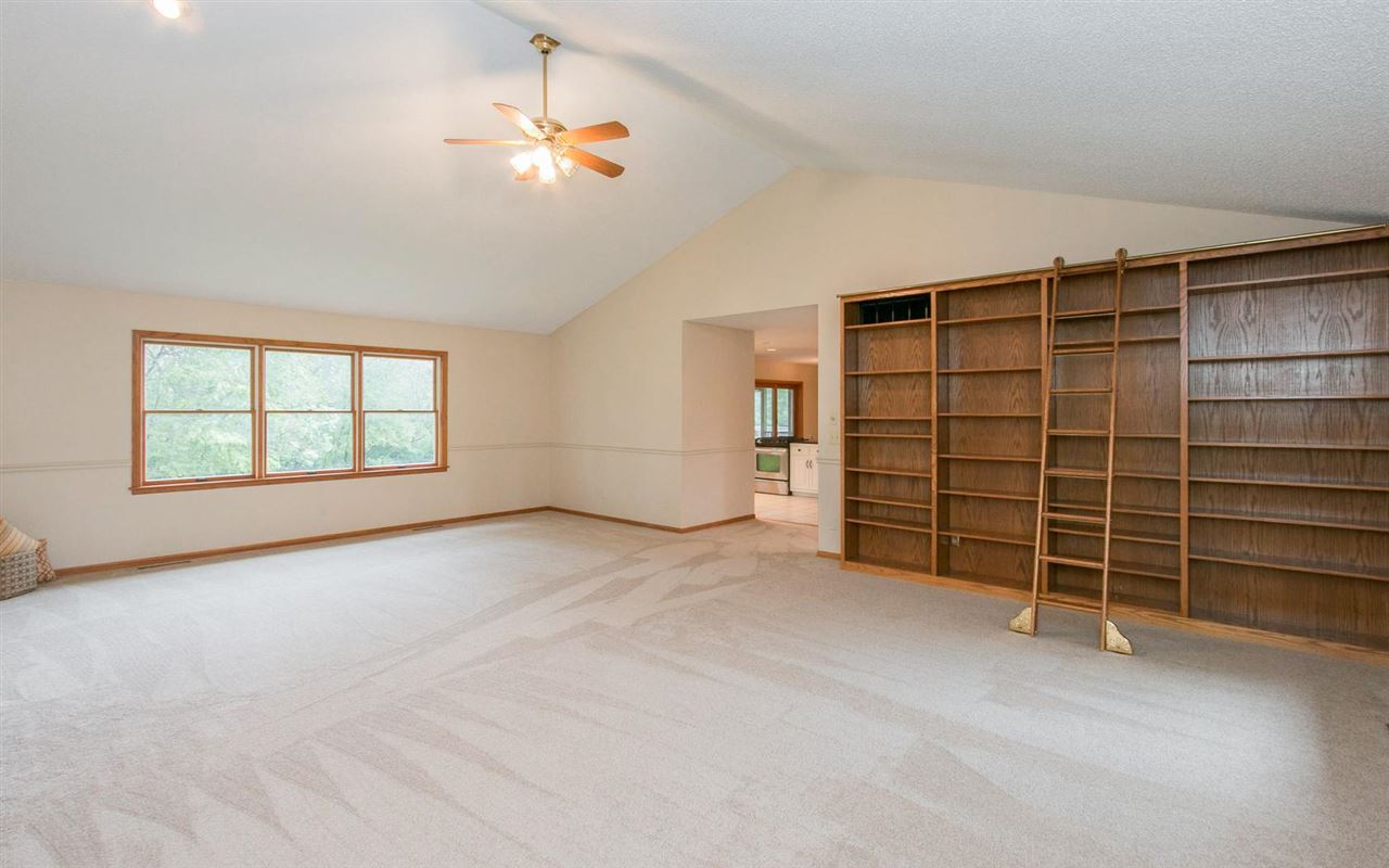 3750Forest Gate Dr NE, Iowa City, IA 52240